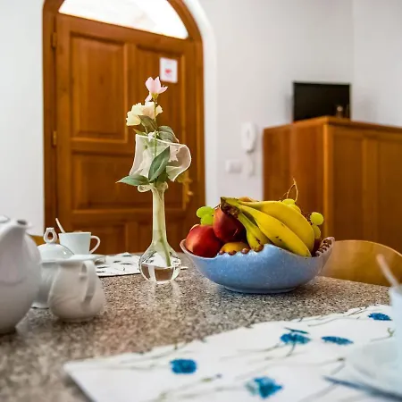 Castiglione Del Lago Apartment Villa *